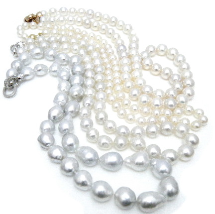Natural white pearls - Pearlescence